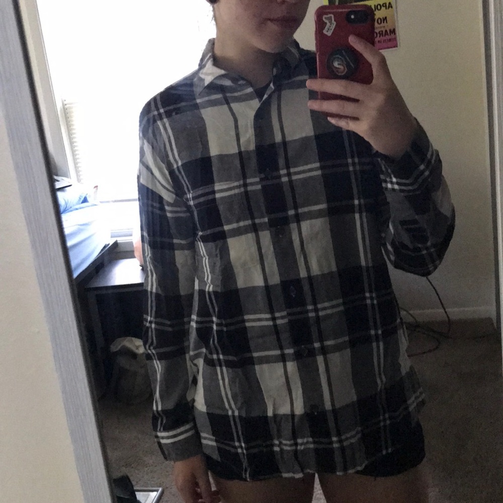 THE BOYFRIEND SHIRT Checkered Button Up